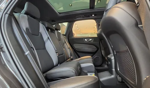 Xc60 Recharge Ultra Dark T8