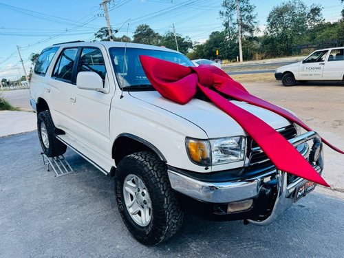 Toyota Hilux SW4 3.0 16V 4P 4X4 SRV TURBO DIESEL