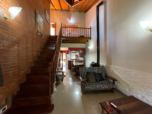 Venta Casa Castelar 5 Ambientes