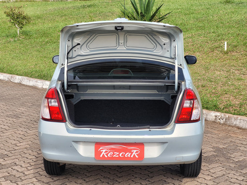 Clio Sedan Privilége 1.6 16v (flex)