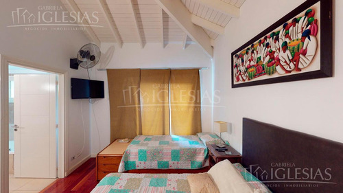 Tour 360º - Casa Al Lago Con Cuatro Dormitorios En Los Sauces