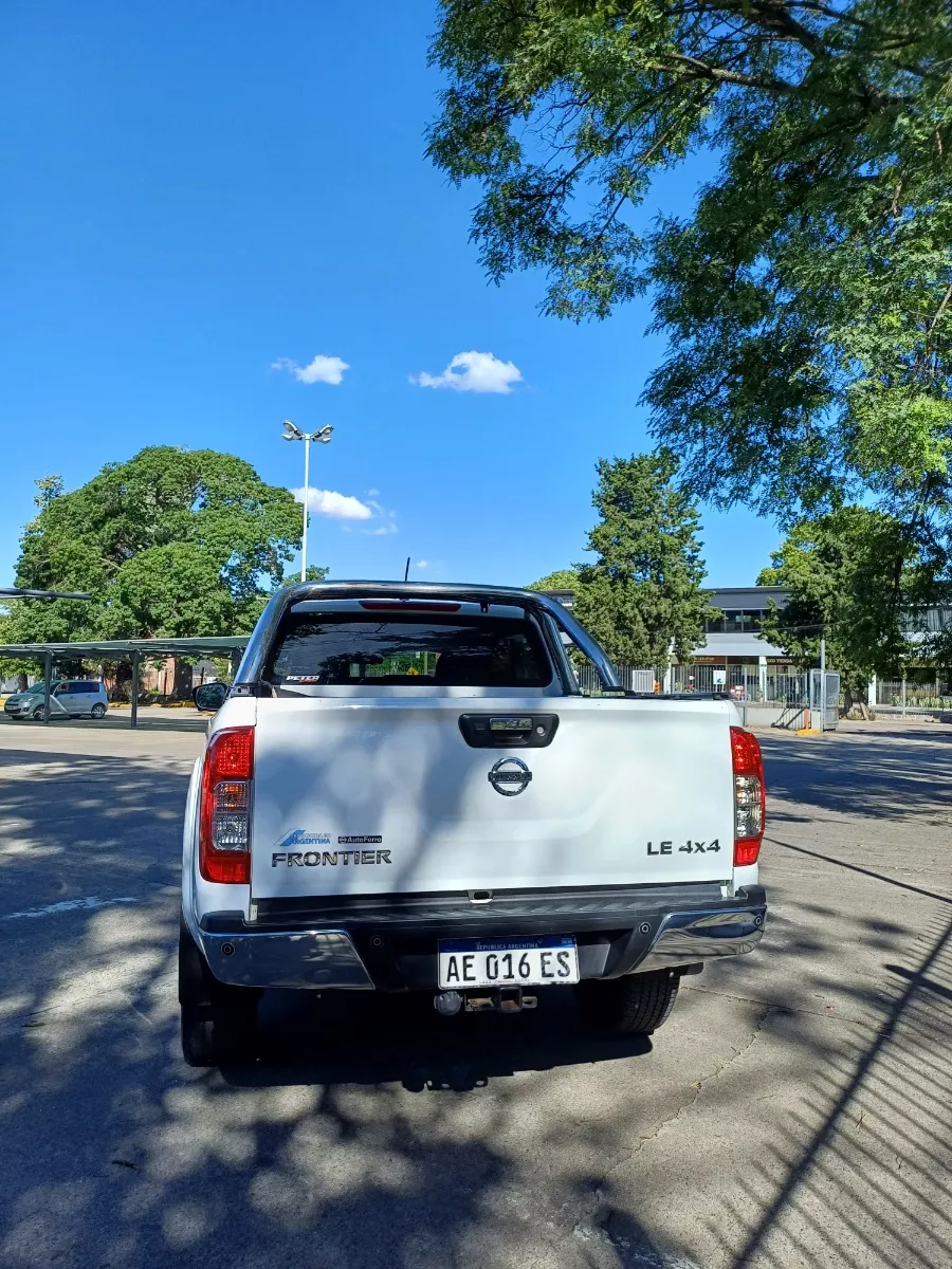 Nissan Frontier 2.3 Le Cd 4x4 Mt