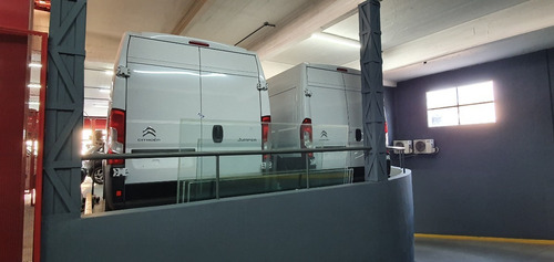 Imagen 10 de 19 de Citroën Jumper 2.2 435 L2h2 Hdi 130 Mt6