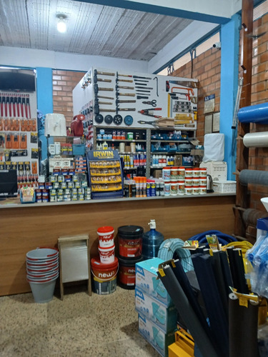 Vendo Uma Ferragem, Parafusos, Elétrica,hidráulica Tintas +