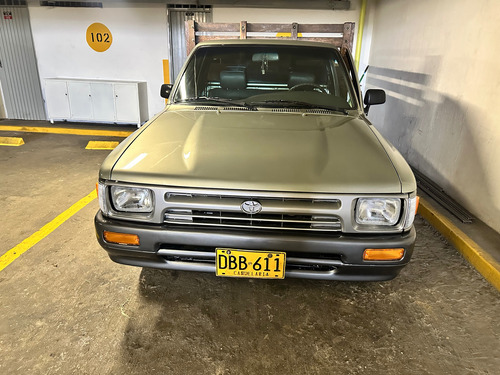 Toyota Hilux Estacas 4x2
