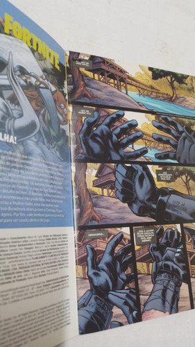 Gibi Batman/fortnite - N° 2 - Panini Comics ( 8185 ) (Usado)
