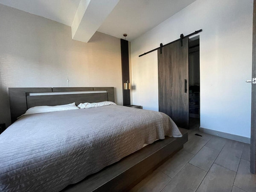Oportunidad En Evaristo Morales De 2 Habitaciones