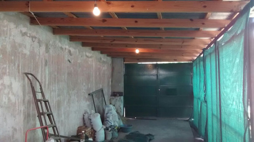 Casa Con Amplio Lote. Quilmes. Apta Crédito
