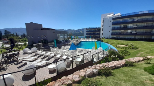 Imagen 12 de 21 de Departamento Premium - 2 Ambientes - Pileta Y Bajada Al Lago - Parque Siquiman