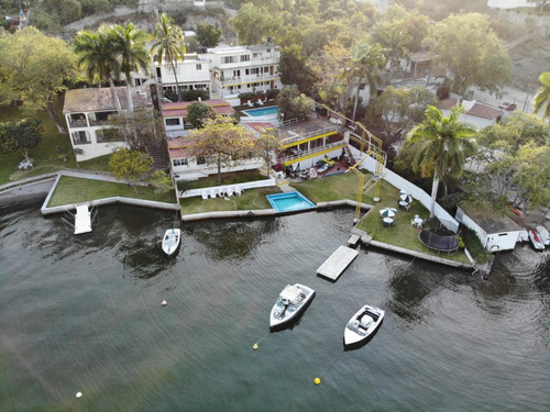 Venta De Hotel En Tequesquitengo Morelos