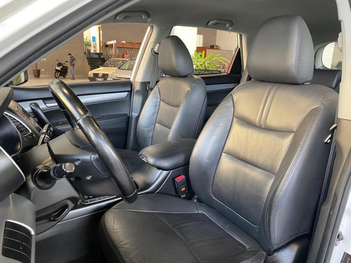 Imagem 15 de 20 de Kia Sorento 2.4 Ex 4x2 16v