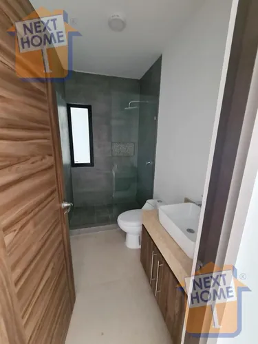 Venta Casa Con Roof Y Jardín Excedente En Entrecielos Querétaro