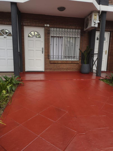 Imagen 2 de 27 de Triplex De 5 Amb. Al Frente Excelente Estado