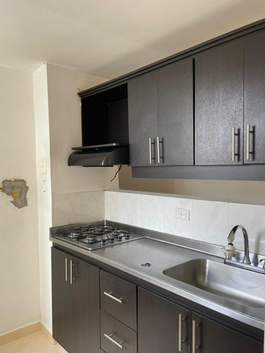 Venta De Apartamento En Barrio Cristobal Con Excelente Area