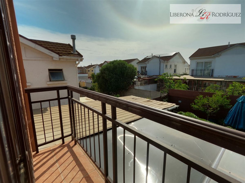 Casa En Venta De 3 Dorm. En Quilpué