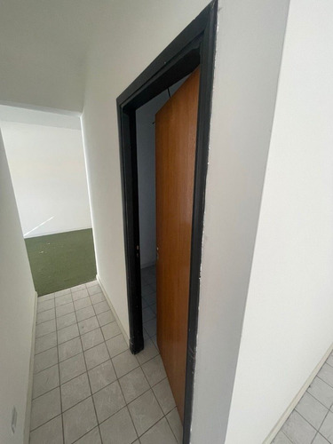 Imagen 3 de 19 de Venta Oficina 4 Despachos C Baño Y Terraza Propia