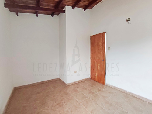 Imagen 11 de 11 de Ledezma Asesores Vende Townhouse En Res. Villa Linda, 70 Metros Av. República, Ciudad Bolívar - Venezuela