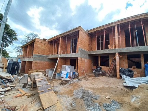 Imagem 6 de 9 de Casa Duplex À Venda, 2 Quartos, 2 Suítes, 2 Vagas, Jardim Dos Comerciários - Belo Horizonte/mg - 3508