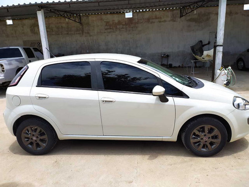 Fiat Punto 2013 1.4 Attractive Flex 5p