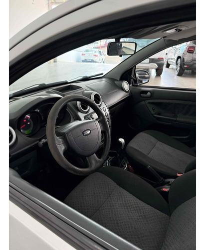 Ford Fiesta 1.6 MPI CLASS HATCH 8V FLEX 4P MANUAL