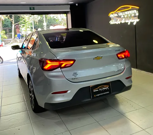 Chevrolet Onix 1.0T Premier Sedan At