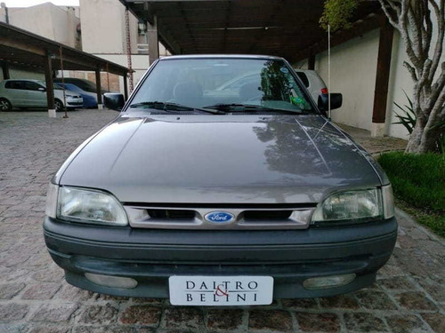 Imagem 2 de 11 de Ford Verona Gl 1.8