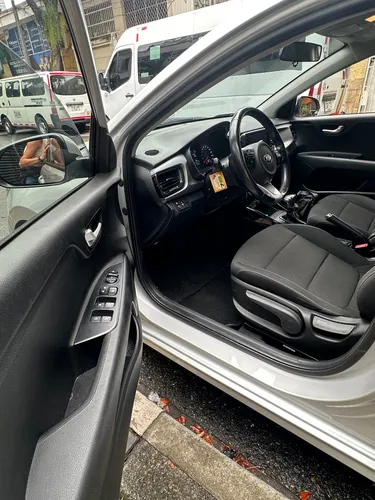 Kia Rio 1.4 Vibrant Hb At