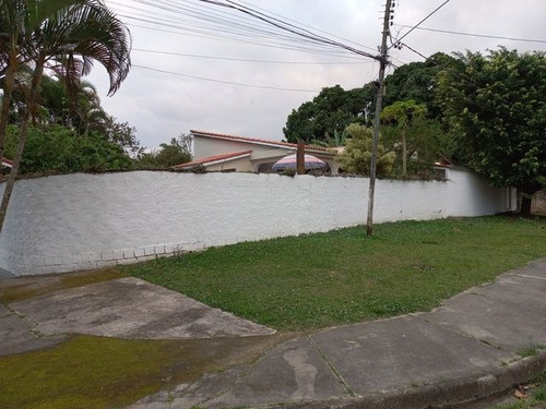 Imagem 29 de 30 de Casa Com Amplo Quintal E Piscina - Ca3651