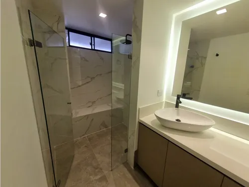 Amplio Y Cómodo Apartamento En Venta En Los Balsos