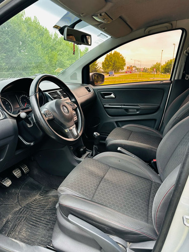 Volkswagen Suran Cross 1.6 Highline 101cv