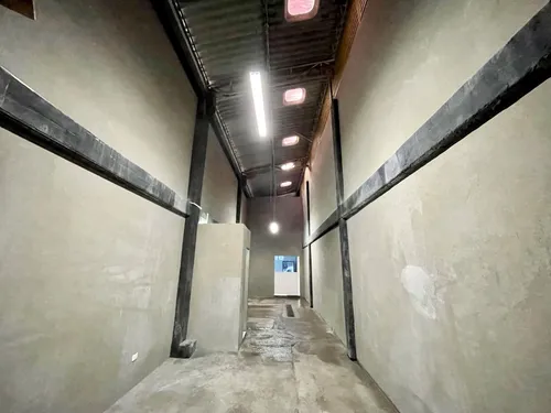 Bodega Con Local En Arriendo