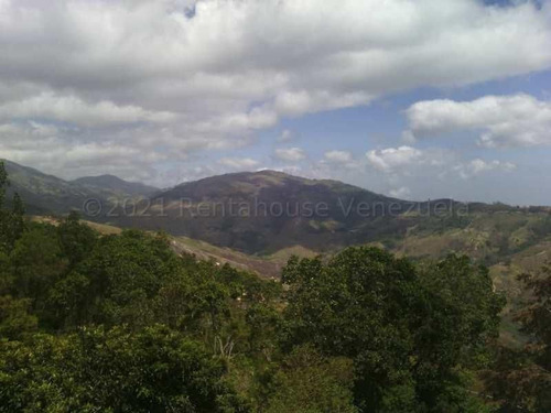 Imagen 2 de 15 de Ls Vende Terreno El Junquito Via Carayaca 23-8873