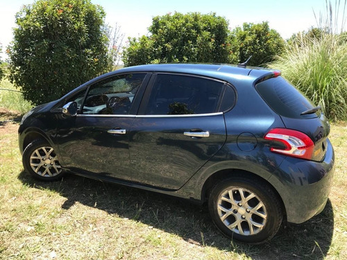 Peugeot 208 Allure 1.6 + Nav - Año 2015 - 73.500km
