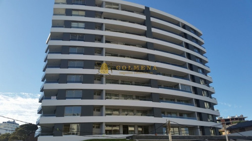 Apartamento En Aidy Grill De 2 Dormitorios Con Terraza Muy Cerca Dela Palya Brava. Consulte!!!!!!-ref:2292