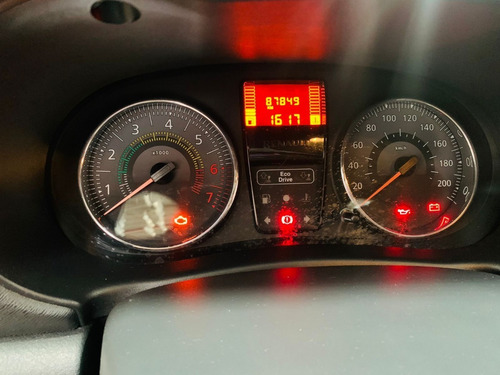 Imagem 10 de 10 de Renault Clio - 2014/2015 1.0 Expression 16v Flex 4p Manual