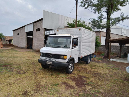 Imagem 4 de 7 de Mb 710 Bau