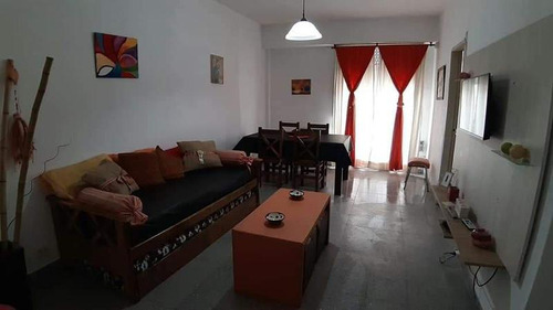 Venta Departamento 2 Ambientes A La Calle Con Balcon - Muy Buen Estado - Zona Guemes