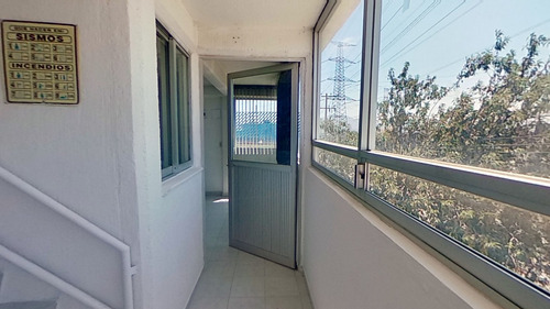 Edificio De Oficinas En Zona Comercial