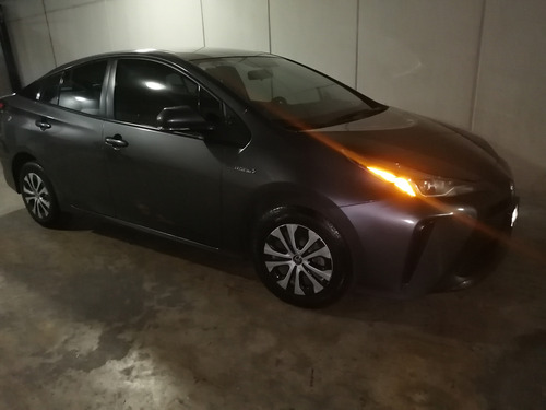Toyota Prius 1.8 Base Cvt
