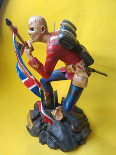 Iron Maiden The Trooper Eddie Figurines 12 Mega Raro Certif (Usado)