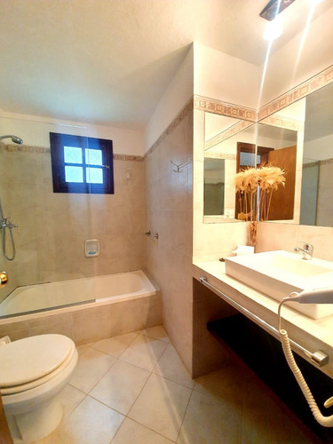 Imagen 13 de 24 de Casa Alquiler Solanas Vacation Club / 3 Dorm - 8 Personas.
