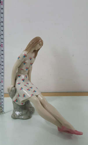 Figura Porcelana Española Nalda No Lladró Sello Grande Mujer (Usado)