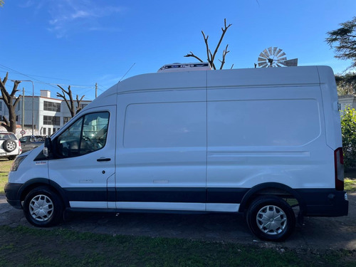 Ford Transit 2.2 Furgon Largo 350l