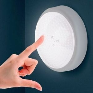 Lampara Pared, Closet 1 Toque Led Eveready + Pilas
