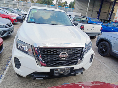 Nissan Frontier 2.5 Xe Dc 4X2 Mt