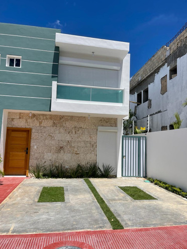 Moderna Y Hermosa Villa De 2 Niveles En Venta En Punta Cana 