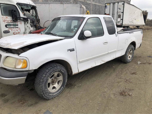 Ford F-150 4.2 Xlt V6 Mt 2001