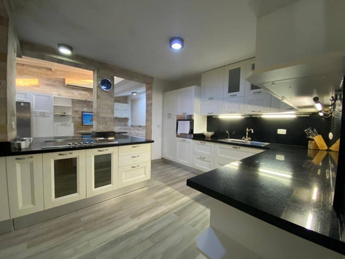 Imagen 10 de 13 de Casa En Venta En La Urb. La Viña. Valencia Cód 138985 Lucrecia Escorcha