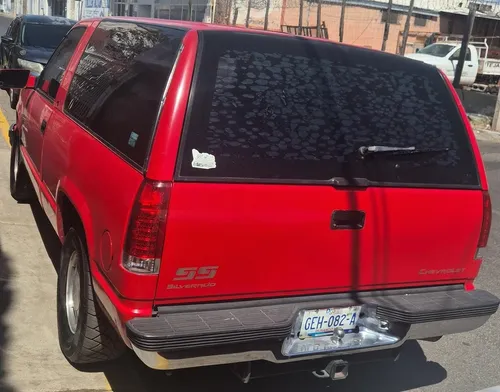 Chevrolet Silverado Pickup Silverado 2500 Custom 4vel Mt