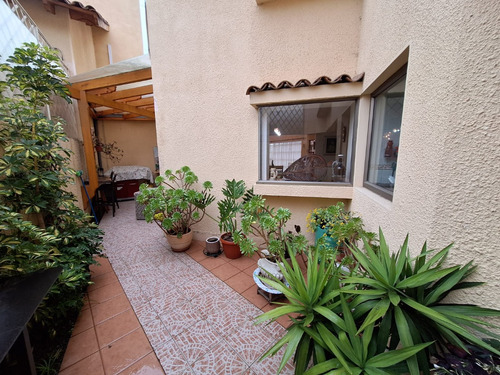 Excelente Casa De 4 Dormitorios En Los Almendros Reñaca
